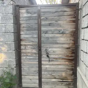 Двухстворчатая калитка, Худжанд