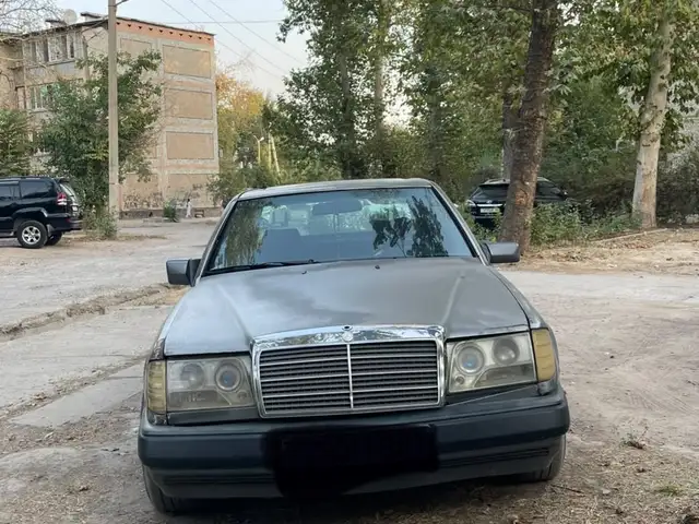 Mercedes-Benz W124