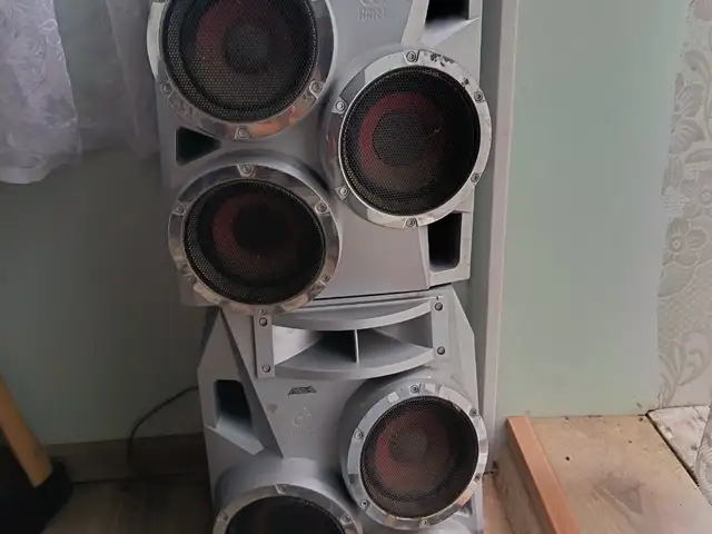 Колонки, Бустон (Чкаловск)