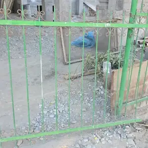 Решетка и окна, Худжанд