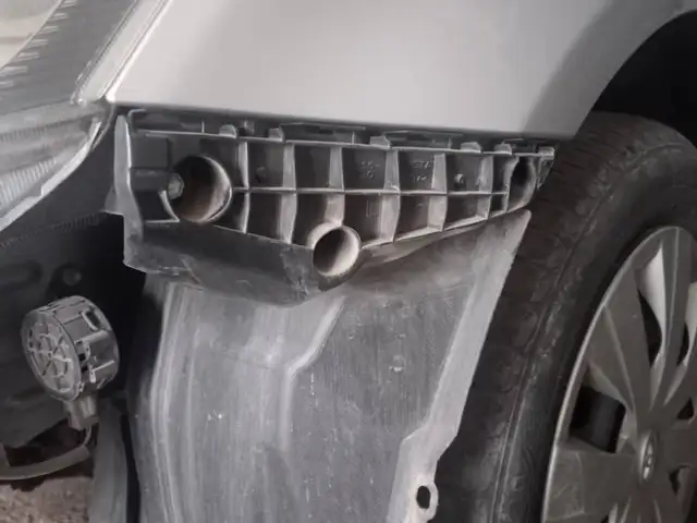 Крепления переднего бампера от Toyota Fielder 2014, Душанбе