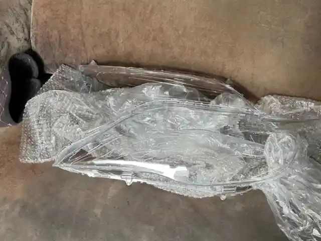Стекло фар от Toyota Avalon 2011-2012, Душанбе