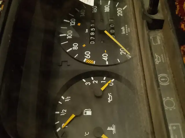 Приборная панель от Mercedes W201, Хуҷанд