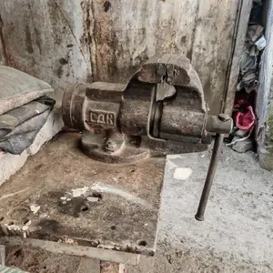 Тиски со Столом, Душанбе
