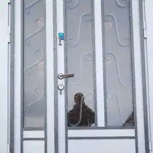 Дверь, Душанбе