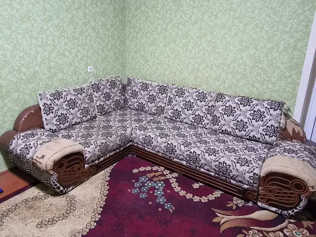 Диван Уголок, Хуҷанд