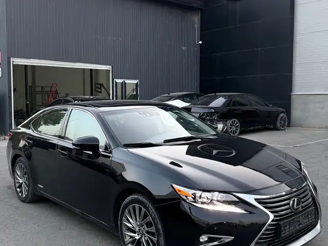 Lexus ES series