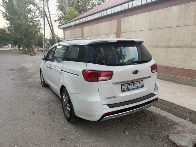 Kia Carnival 2015 в аренду, Хуҷанд