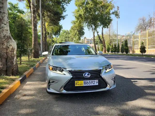 Lexus ES series