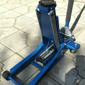 Домкрат, Душанбе