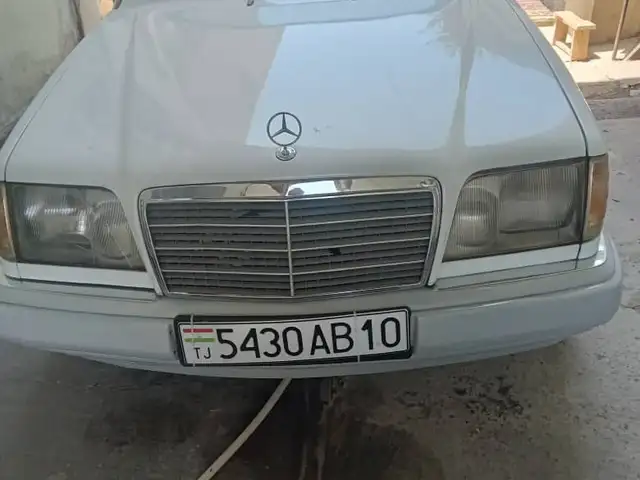 Mercedes-Benz W124