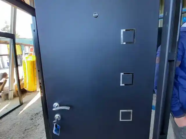 Дверь, Душанбе