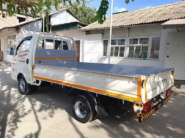 Бортовой автомобиль Hyundai Porter, 2010, Душанбе
