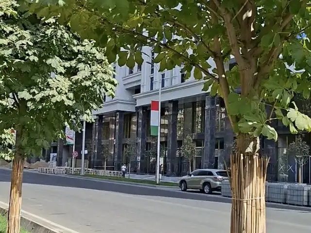 2-комн. квартира, 3 этаж, 88 м², Опера Балет-Парк Куруши Кабир, Душанбе