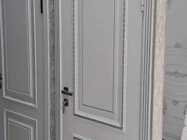 Дверь, Душанбе