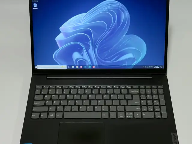Ноутбук Lenovo Ideapad V15 i3-11gen, Худжанд