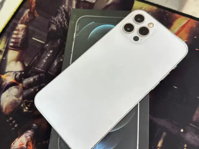 Apple iPhone 12 pro, 256 gb, Silver, Худжанд