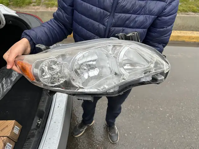 Передняя правая фара на Toyota Corolla 3 depo, Душанбе