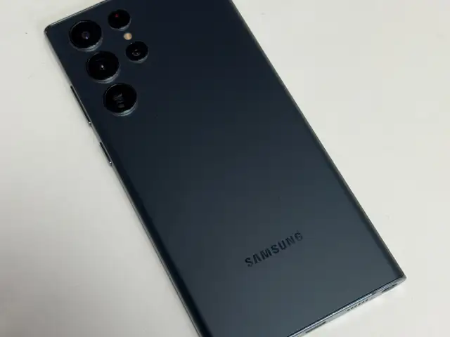 Samsung Galaxy S22 Ultra 12/256Gb, Худжанд