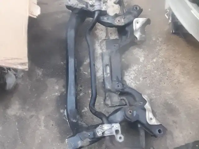 Балка таги матори Mercedes-Benz А272 w211 2веде, Душанбе