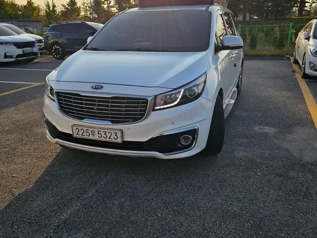 Kia Carnival