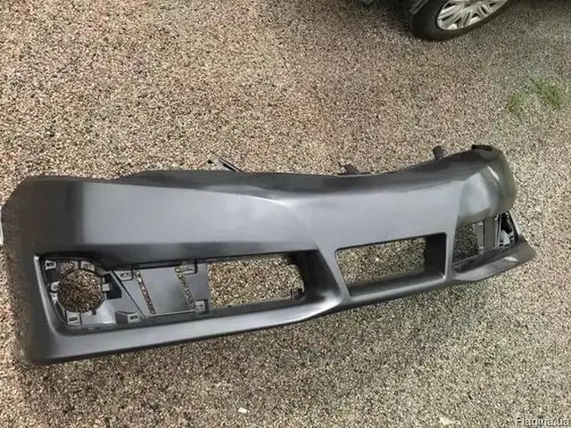 Передний бампер на Toyota Camry 3 se, Душанбе