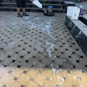 Чистка брусчатки, Душанбе