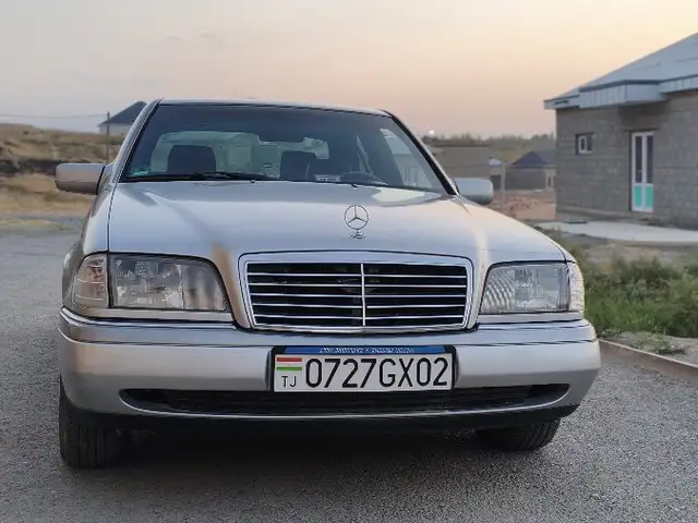 Mercedes-Benz W124