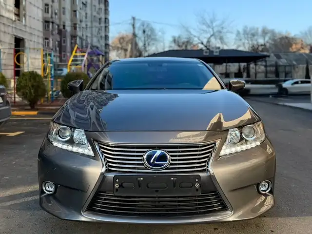 Lexus ES series