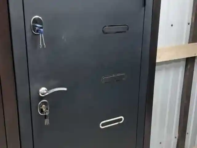 Железная дверь, Душанбе