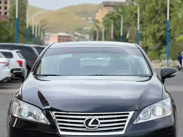 Lexus ES series