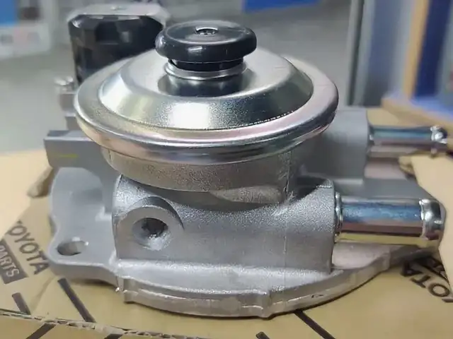 Крышка корпуса топливного фильтра без обогрева Toyota land cruiser 200 233805103, Худжанд