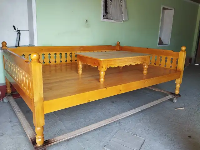 Тапчан, Душанбе