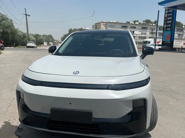 Leapmotor B10