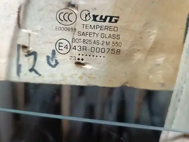 Стекло от Тoyota Estima, Душанбе
