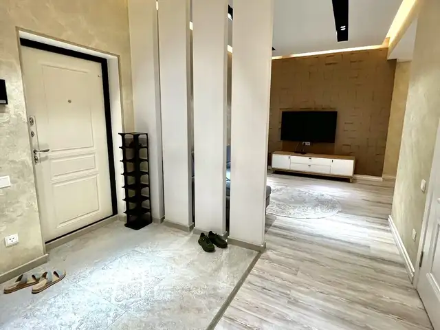 3-комн. квартира, 11 этаж, 135м², дом печать пайкар, Душанбе