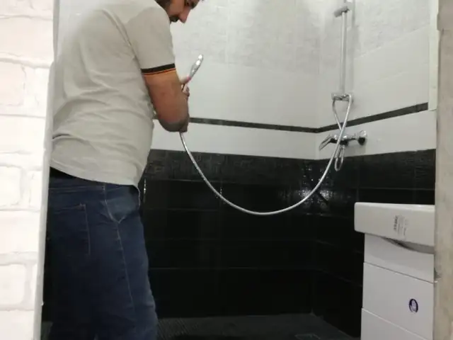 Устои кафельщик, Душанбе
