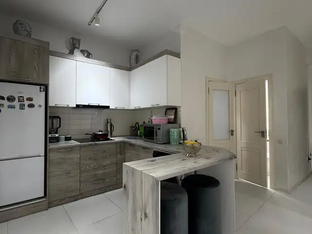 3-комн. квартира, 15 этаж, 95 м², Шохмансур, ул. Айни 46/2, Душанбе