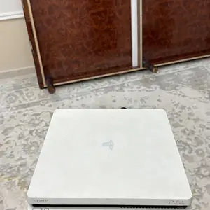Игровая приставка Sony PlayStation 4 Slim, Душанбе