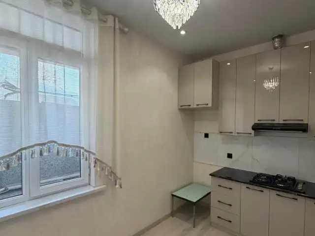 2-комн. квартира, Цокольный этаж, 52 м², 18мкр, Хуҷанд