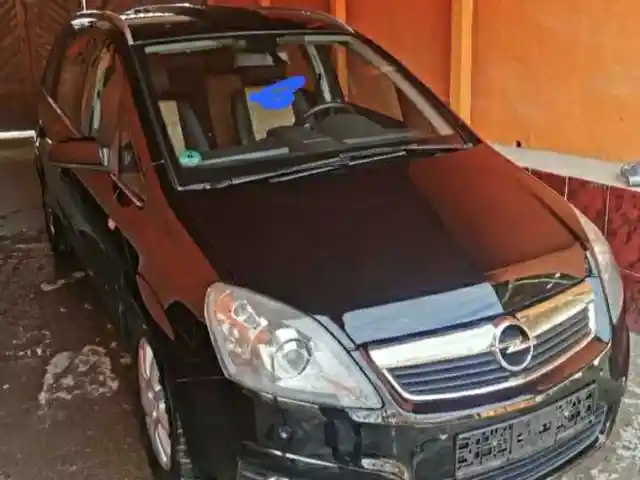 Лобовое стекло от Opel Zafira B, Душанбе