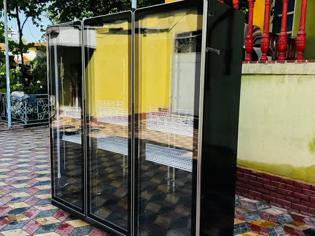 Трехдверный холодильник SHOWCASE LSC-1390, Душанбе