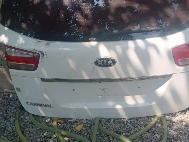 Спойлер на багажник от KiA Carnival, Хуҷанд