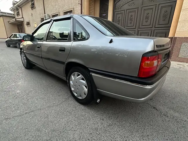 Opel Vectra A, 1994, Худжанд - 2