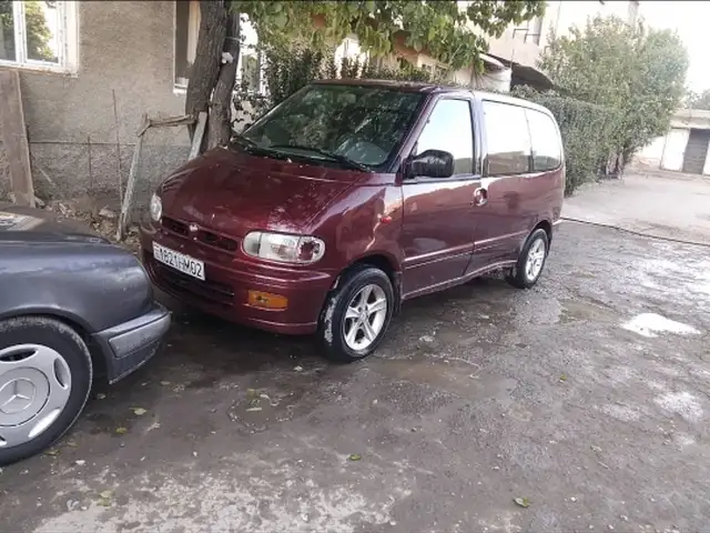 Минивэн Nissan Serena, 1996, Исфара