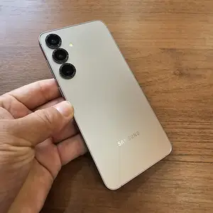Samsung Galaxy S25+ 256/12Gb Carea 5G, Худжанд