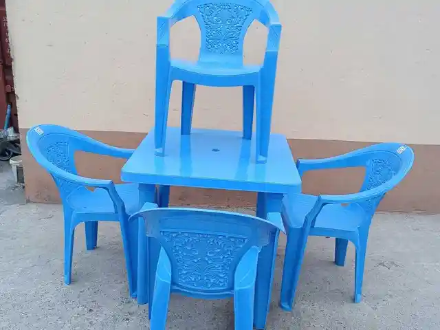 Стол и стулья, Душанбе