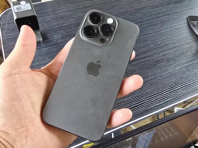 Apple iPhone 15 Pro, 128 gb, Black Titanium, Бобоҷон Ғафуров