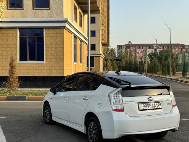 Toyota Prius, 2010, Душанбе - 3