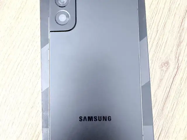 Samsung Galaxy S22 5G 8/128GB, Душанбе